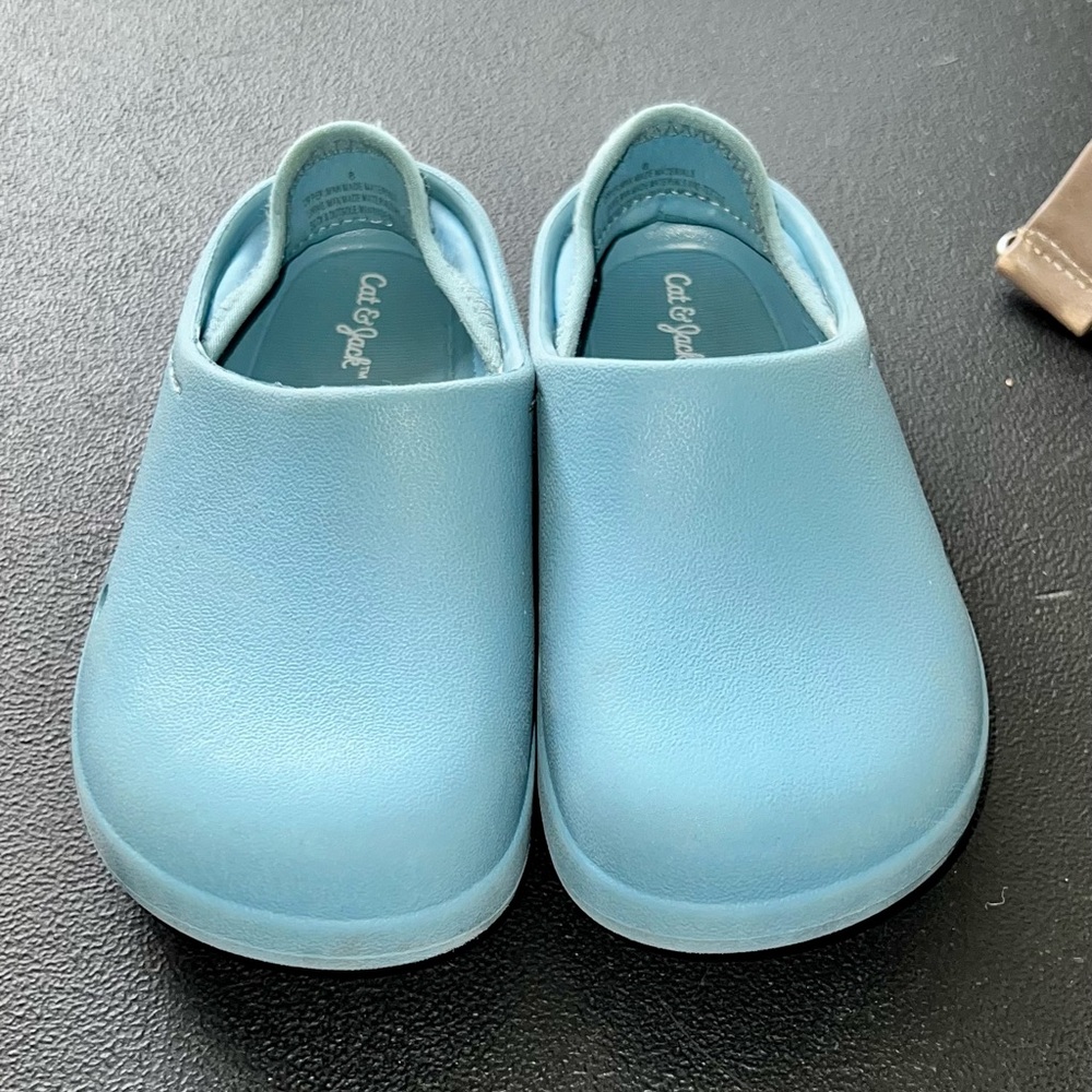 Cat & Jack kids crocs, in size 8